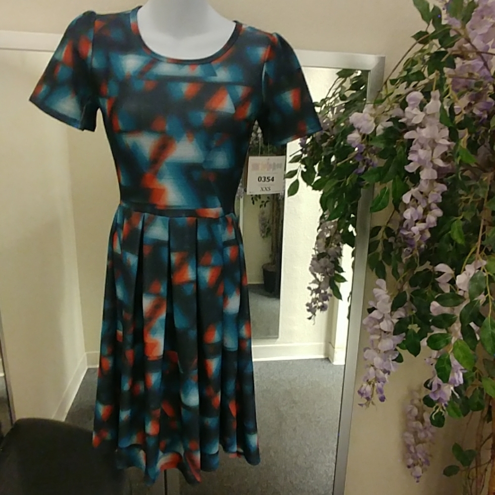LulaRoe Ombre Textured Ribbed Amelia Dress